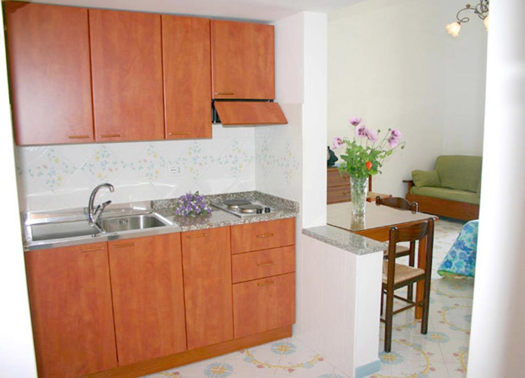 Ludovica Apartment Type B Positano Room photo